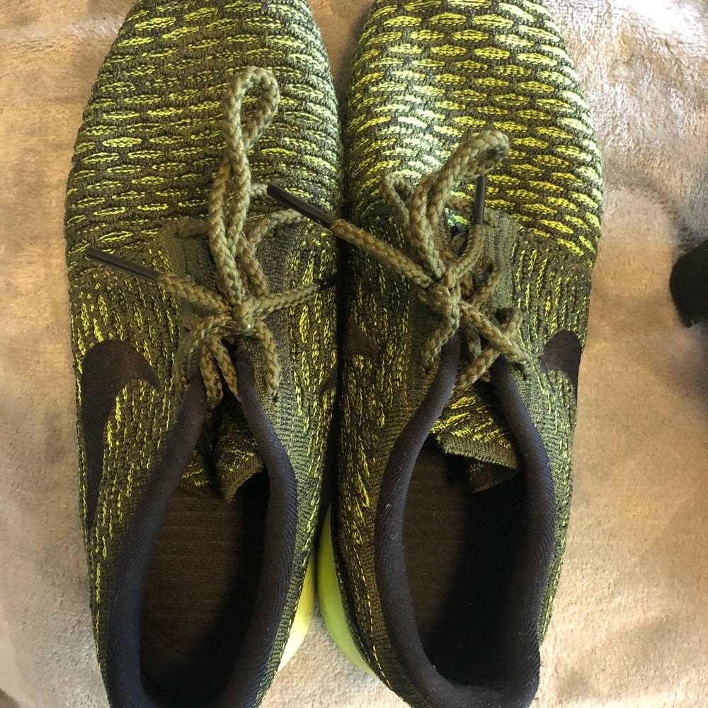 Nike Green & Black Sneakers